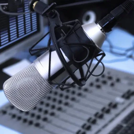 Comunion 97.5 Fm